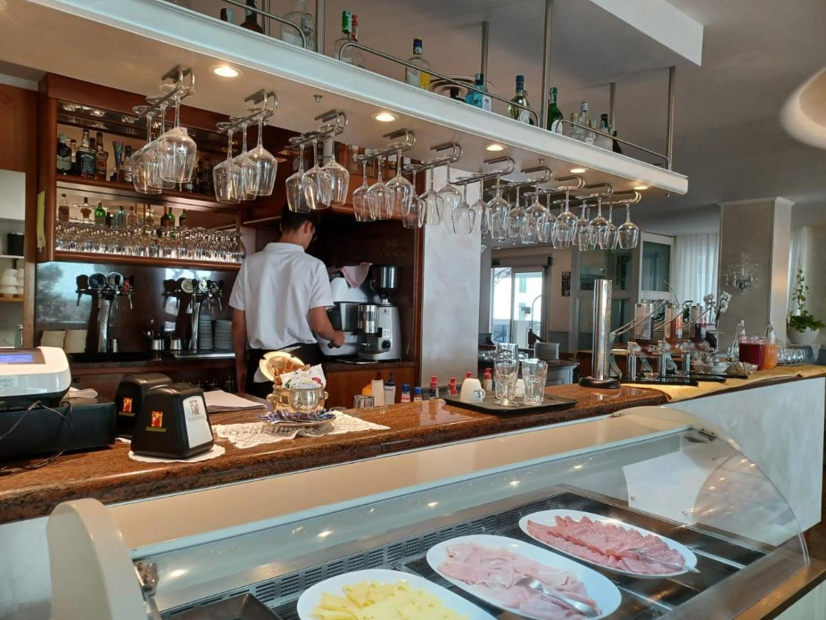 Grand Hotel Playa Lignano Sabbiadoro Buitenkant foto