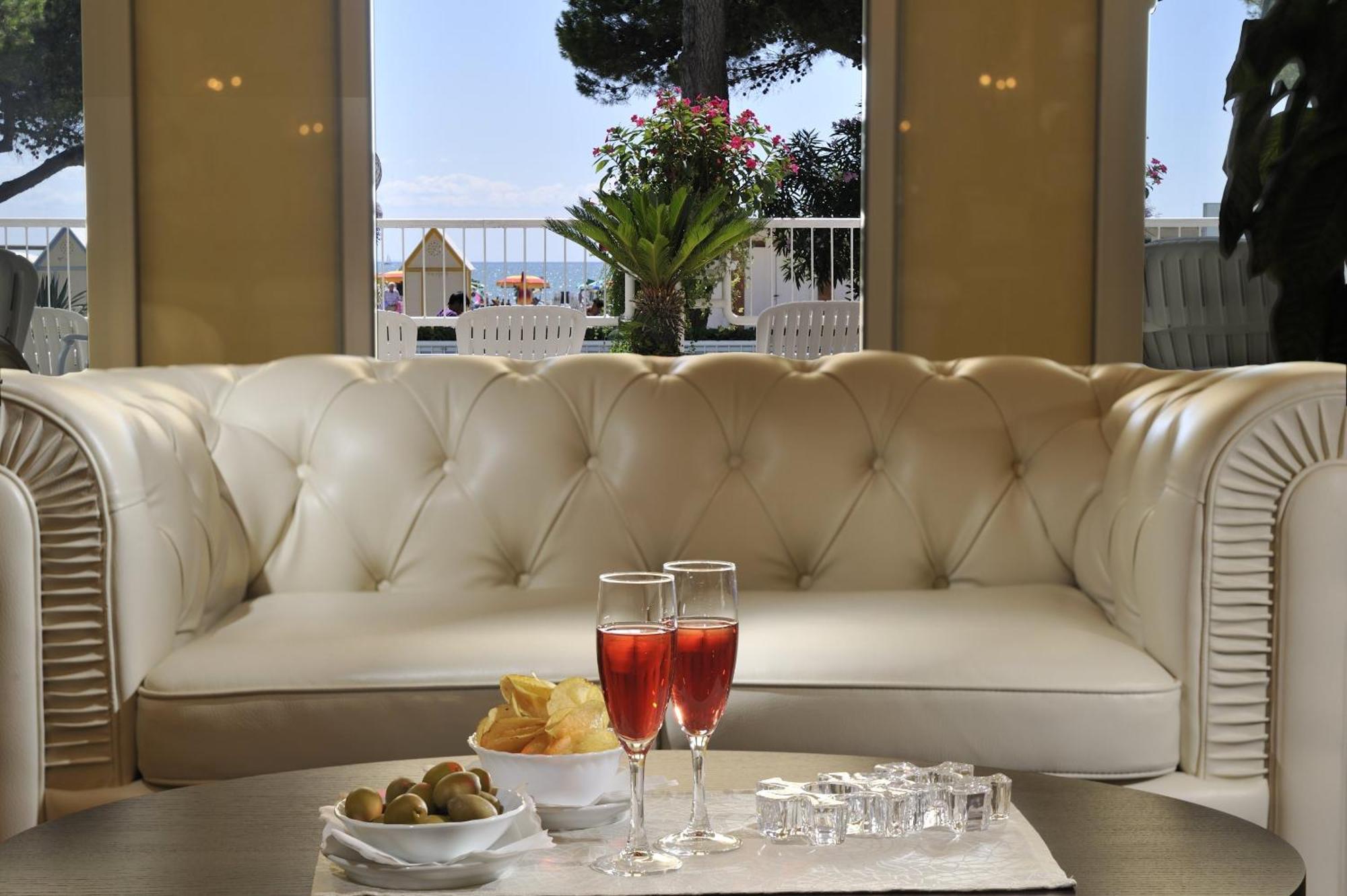 Grand Hotel Playa Lignano Sabbiadoro Buitenkant foto